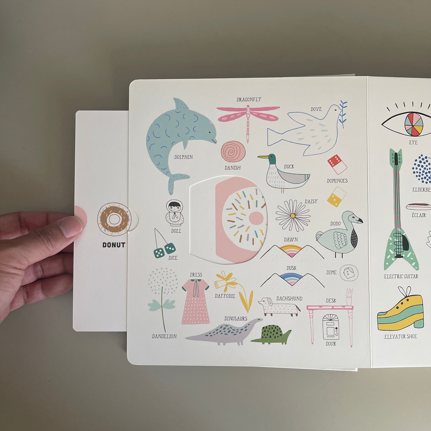 A to Z Menagerie / Suzy Ultman