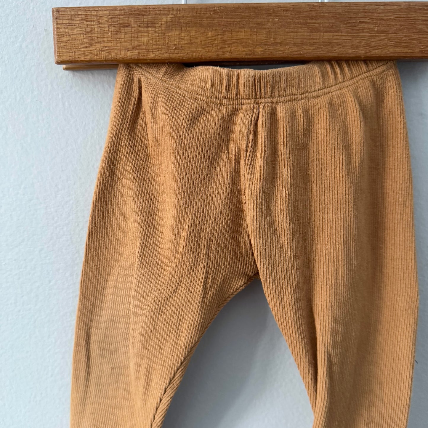 Jax & Lennon / Mustard ribbed leggings / 6-12M