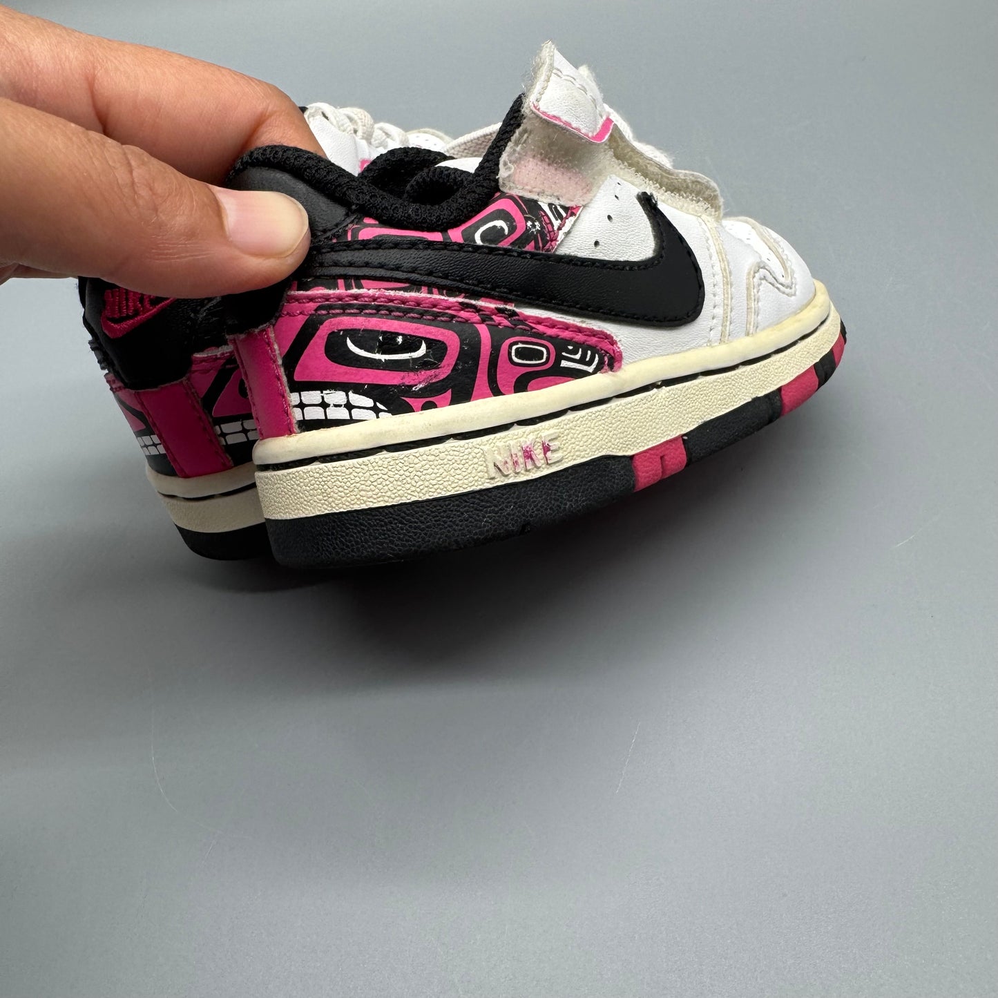 Nike / Running Shoes / US5