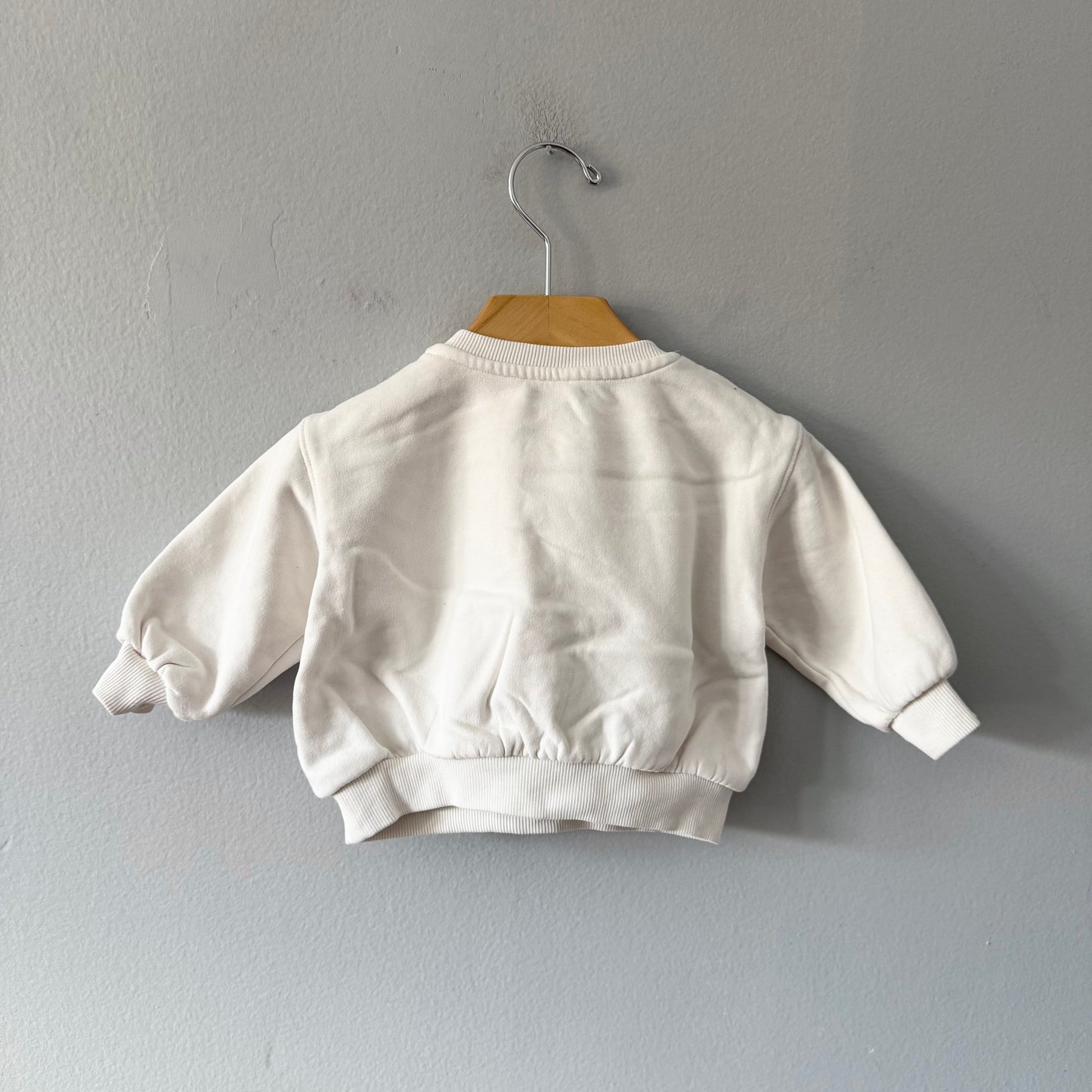 M&S / White oversized sweatshirt / 3-6M