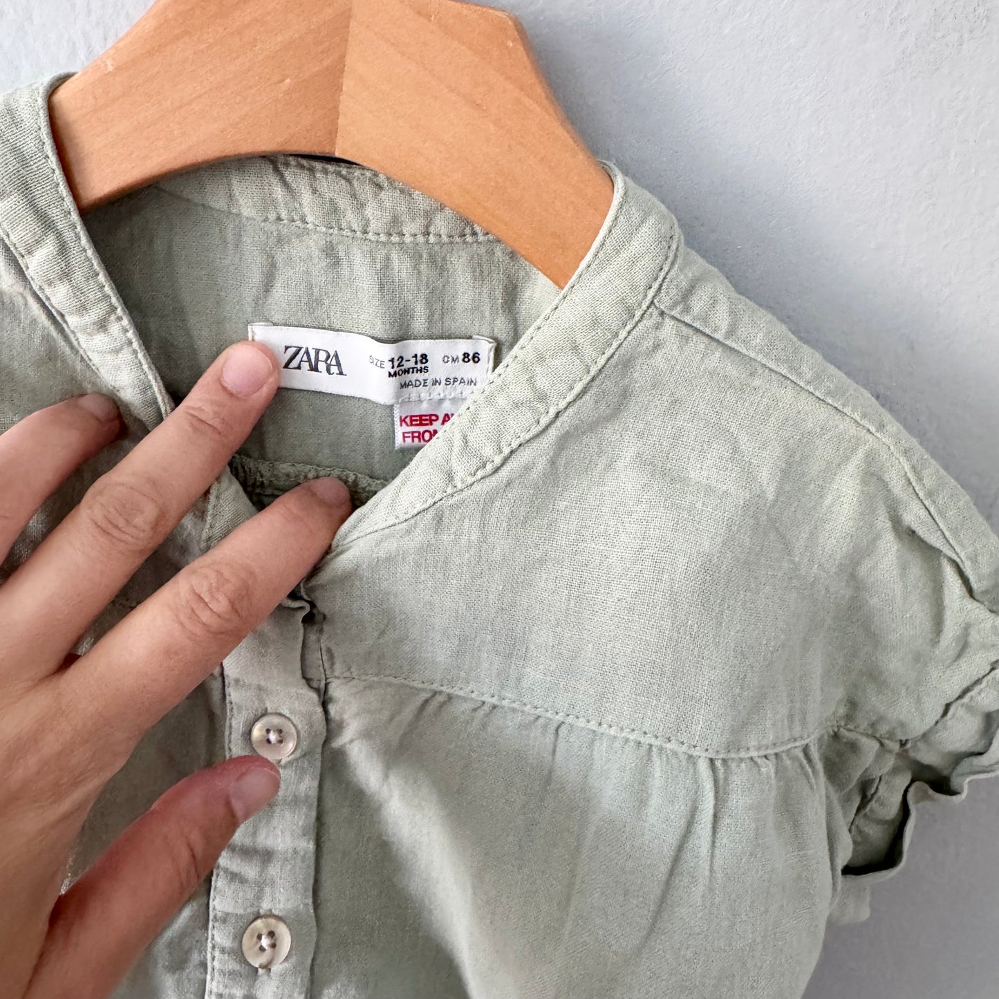 Zara / Smokey green jumpsuit / 12-18M