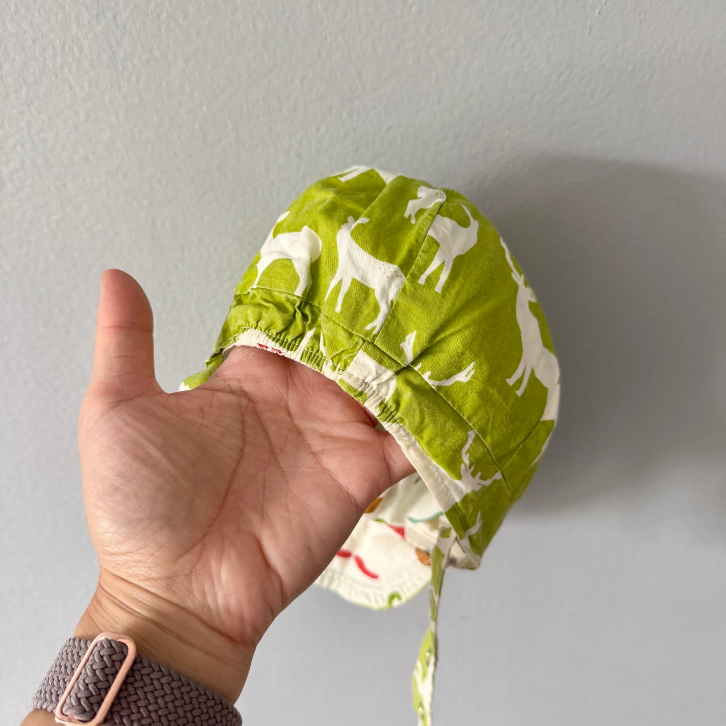 UB2 / Reversible cap with chin strap / 12M