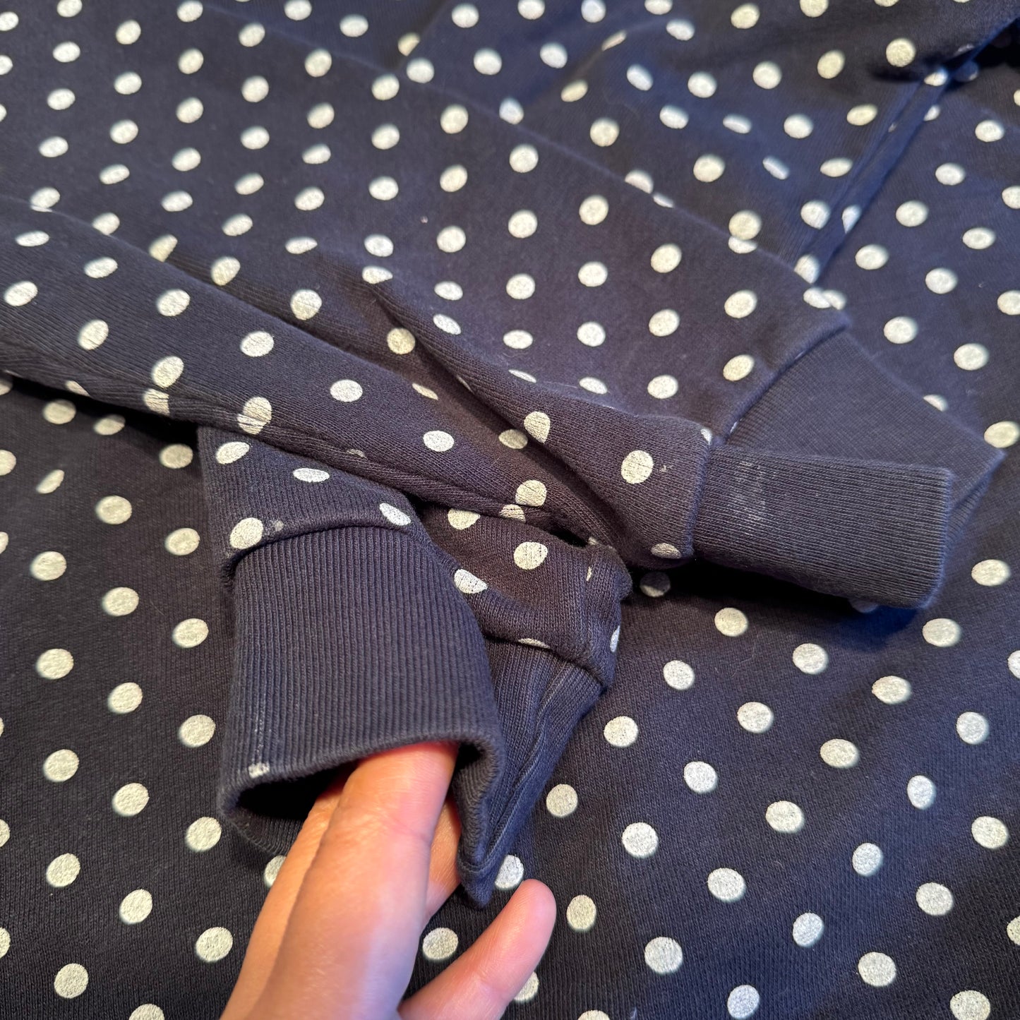 Petit Bateau / Black x dots sweatshirt / 8Y