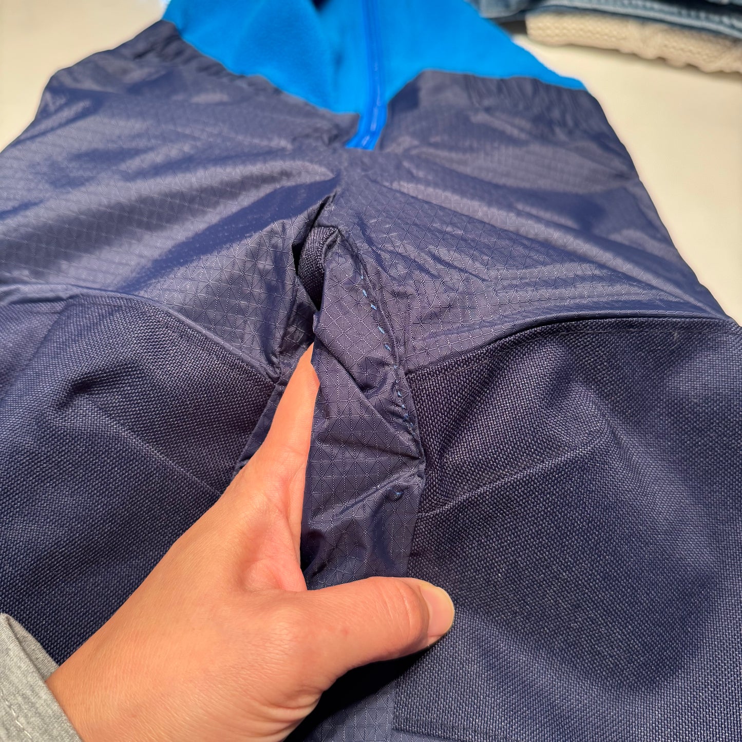 Columbia / Navy x blue snow pants / 12-18M