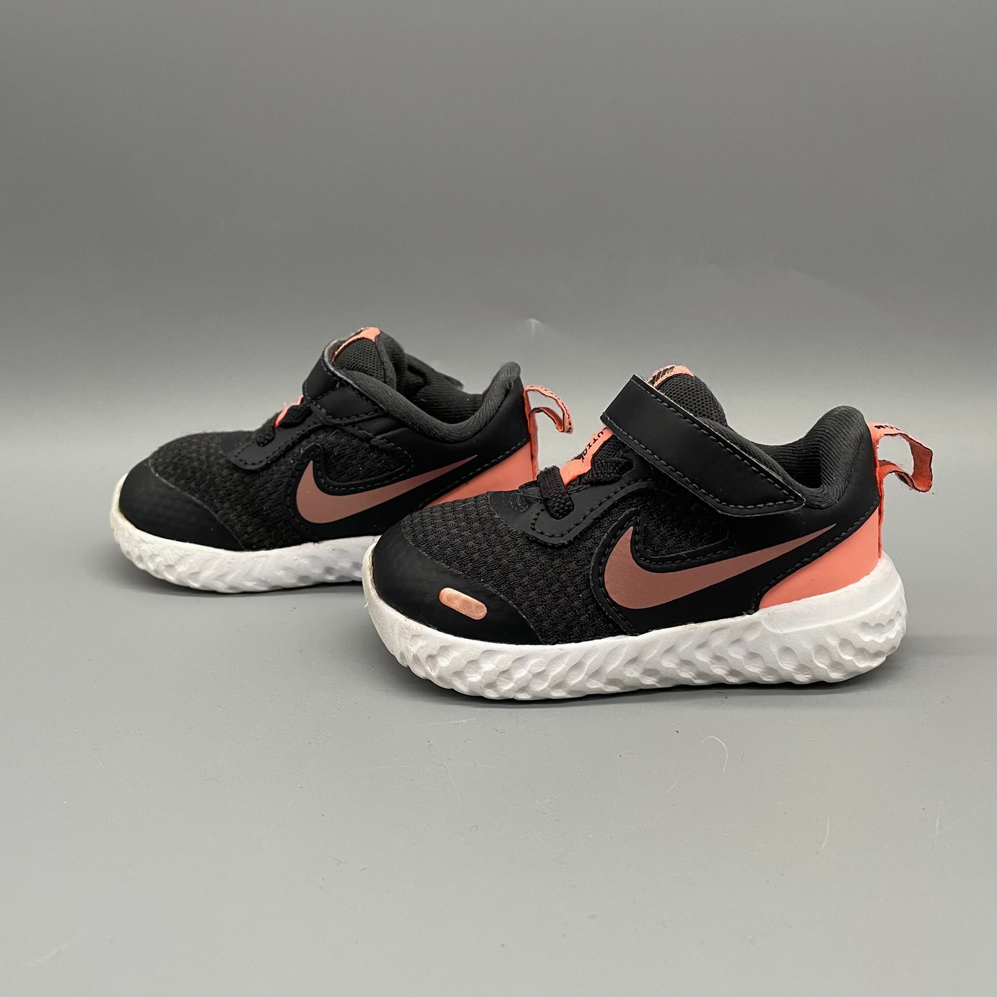 Nike / Revolution / Runners / US5