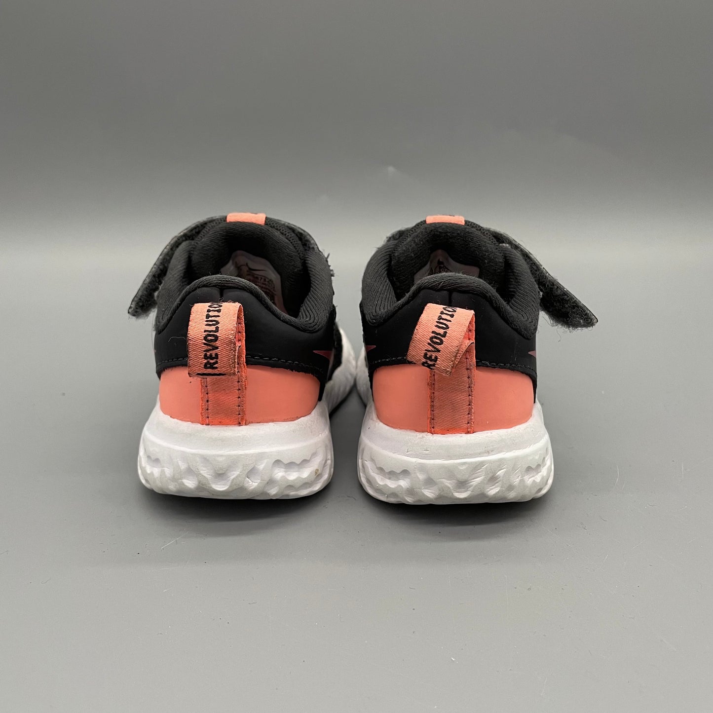 Nike / Revolution / Runners / US5