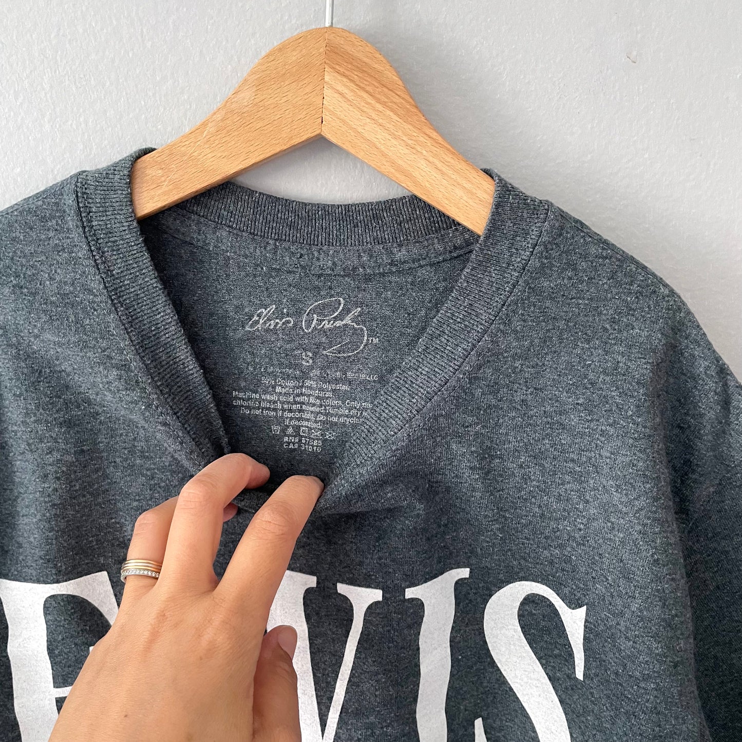 Elvis / Dark grey T-shirt / Adult S