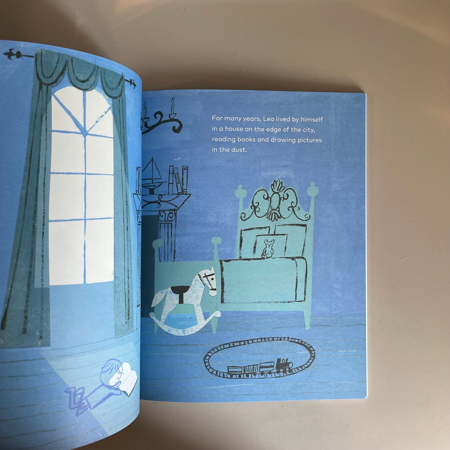 [NEW] Leo, a ghost story / Mac Barnett