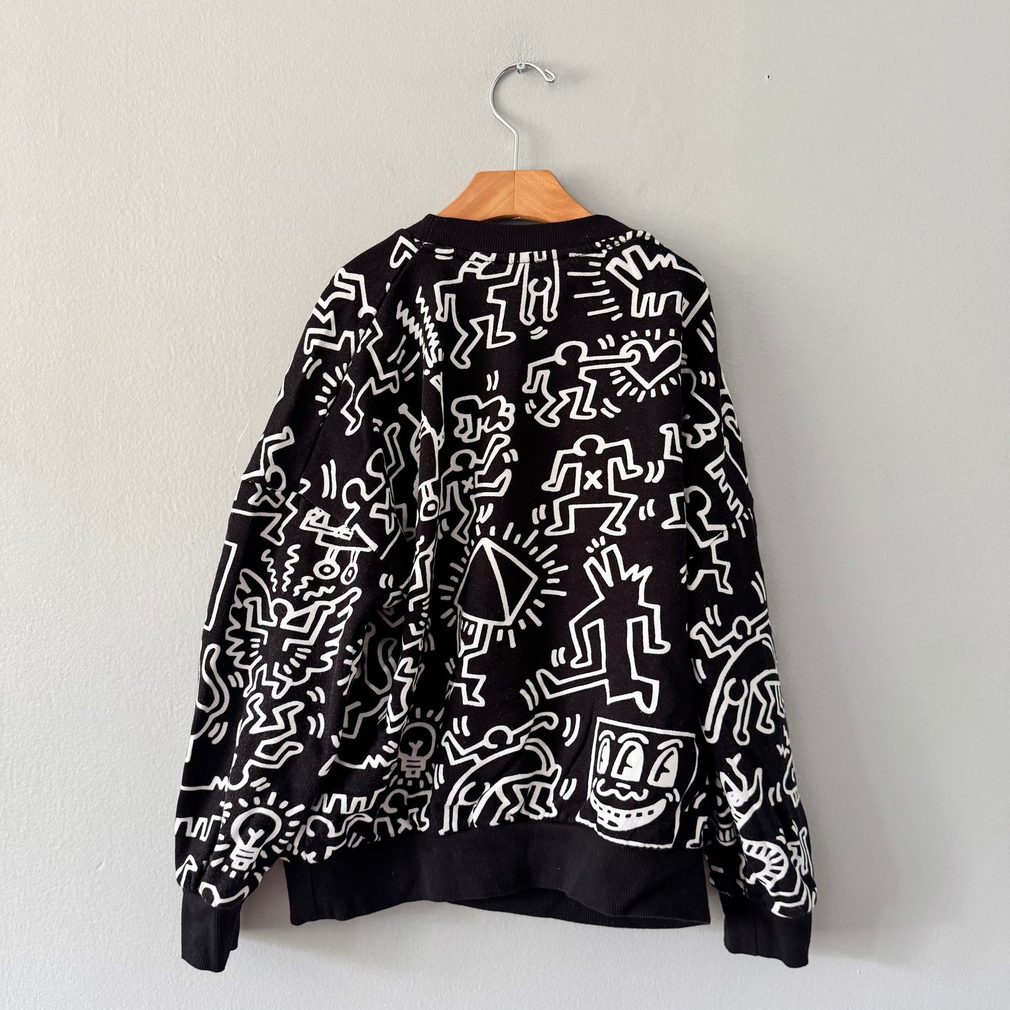 H&M x Keith Harring / Black sweatshirt / 8-10Y