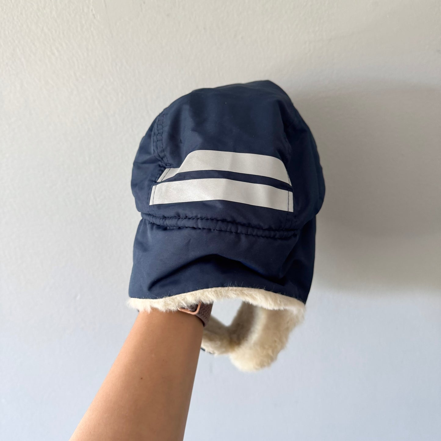 H&M / Navy sherpa lined winter hat / 8-12Y