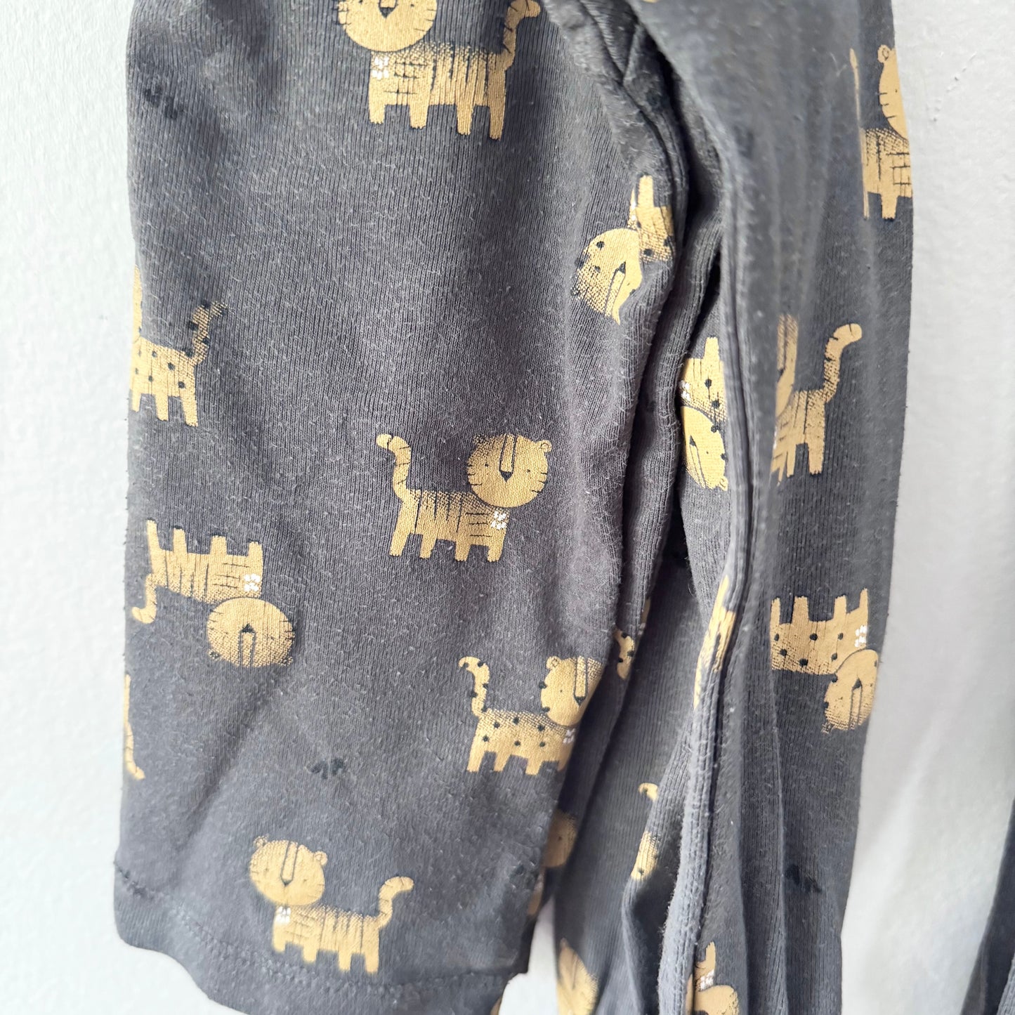Petit lem / Dark grey x tiger pajama set / 2Y