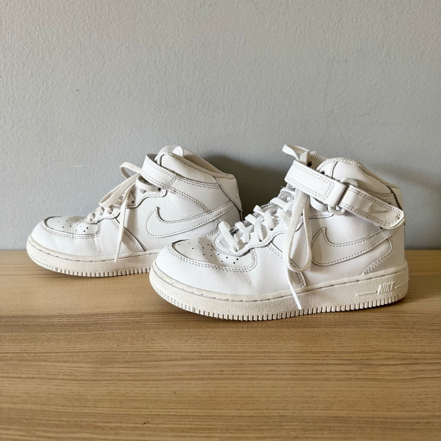 Nike / Sneaker / J2