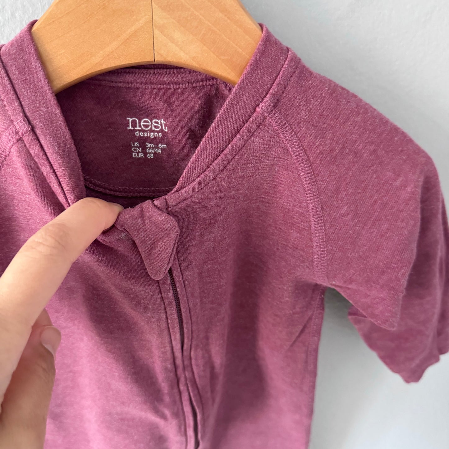 Nid d'oiseau x Pantone / Barboteuse bordeaux / 3-6M