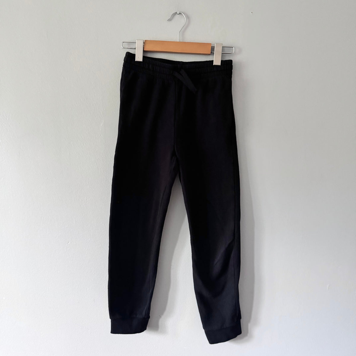H&M / Fleece lined sweatpants / 9-10Y