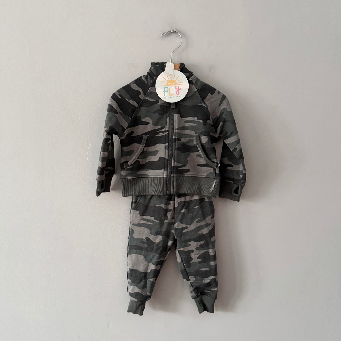 Play by Little sleepies / Camo zip up hoodie & pants set / 6-12M - New with tag