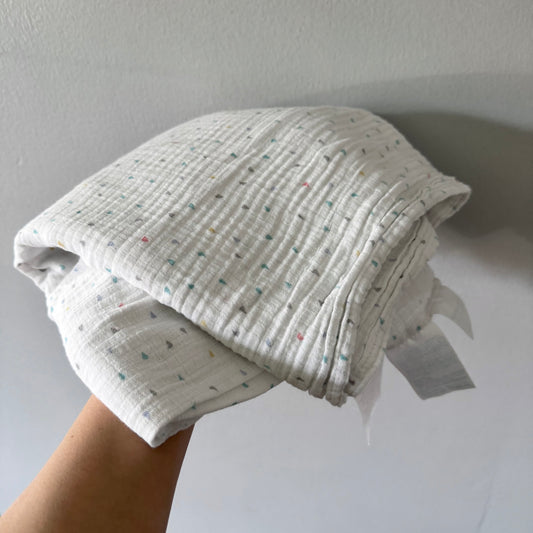 Aden + Anais	/ White triangle muslin blanket / 42 x 41 inches