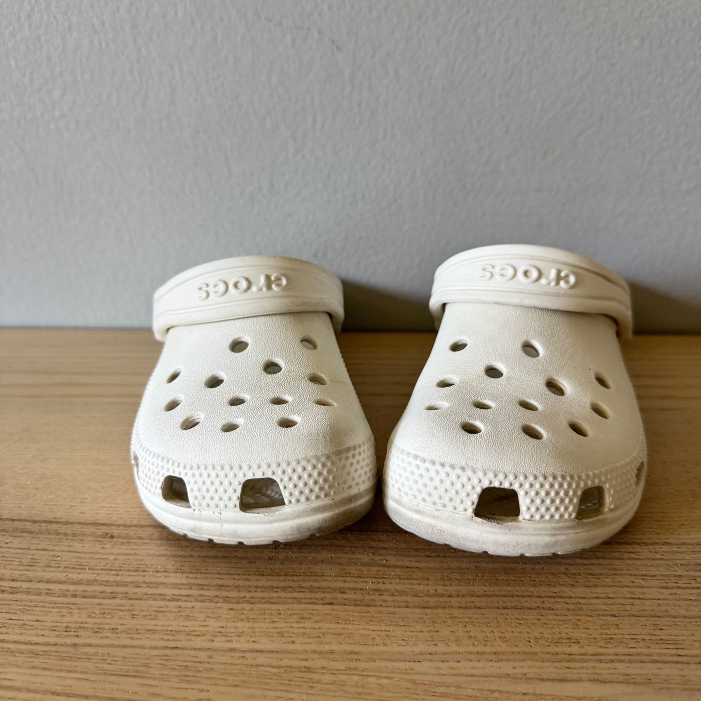 Crocs / Sandals / US12
