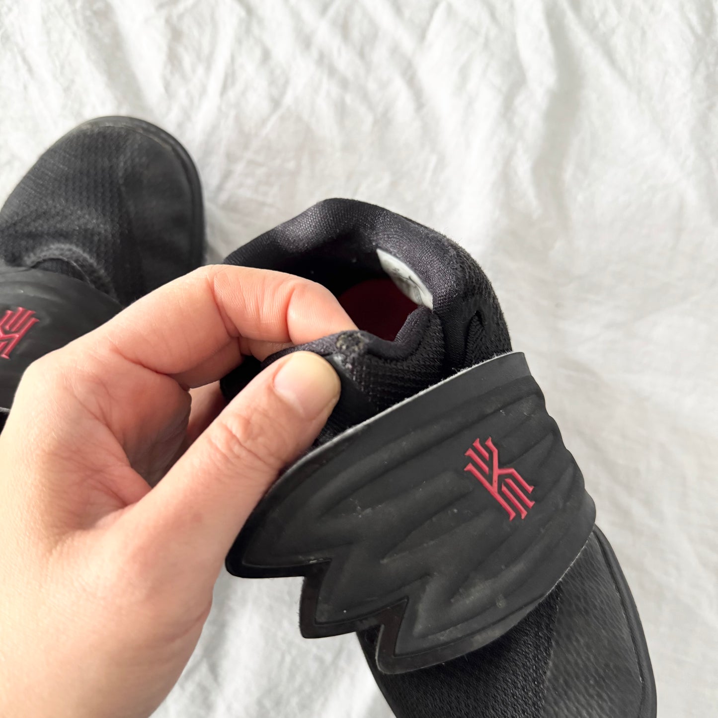 Nike / Kyrie / Running Shoes / US10