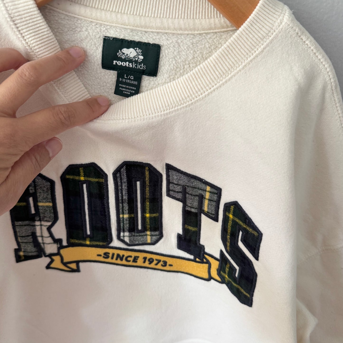 Roots / Ivory sweatshirt / 9-10Y