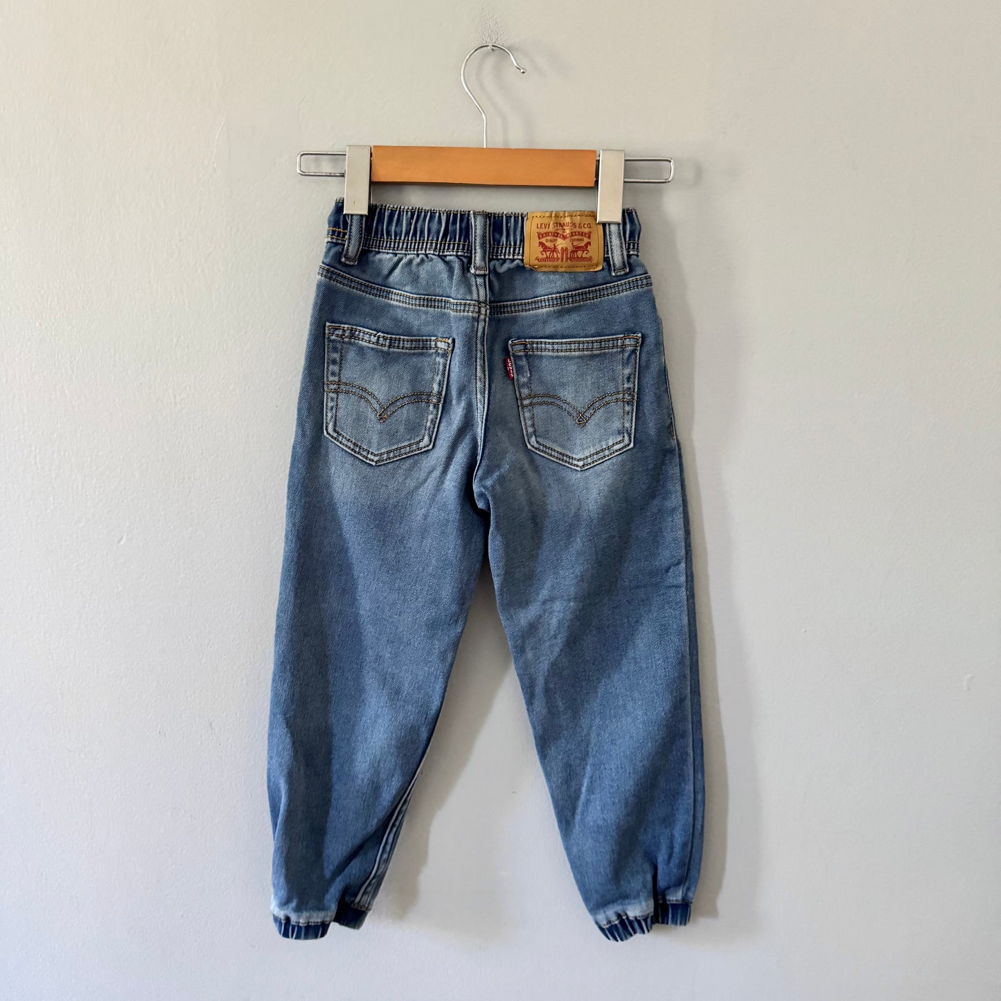 Levi's / Denim jogger / 6Y