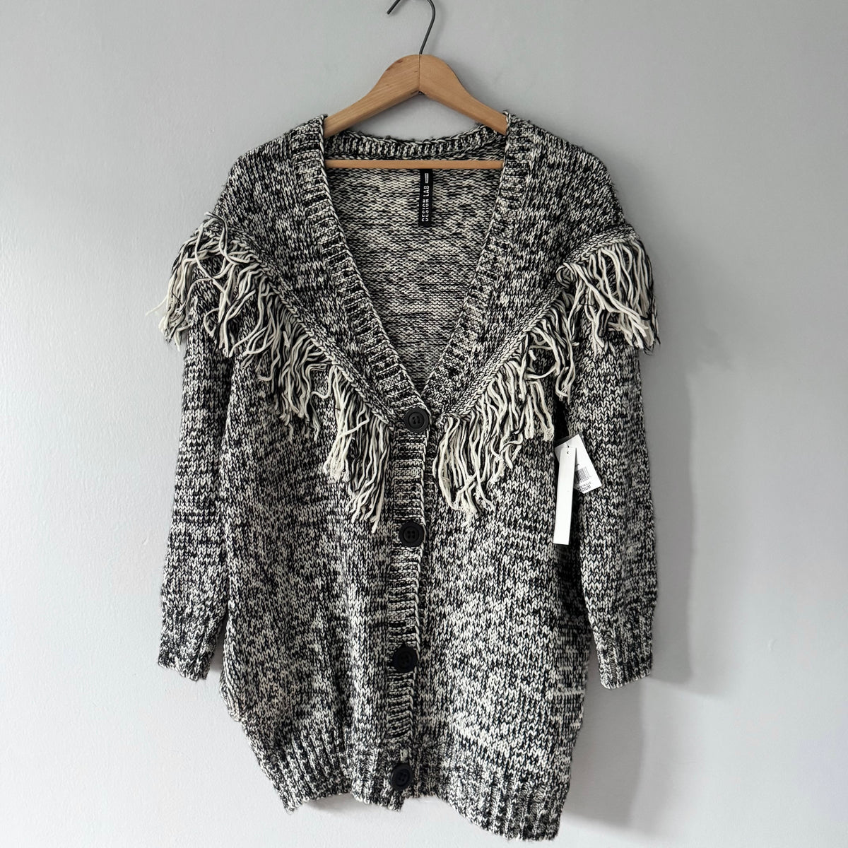 Design Lab / Lord & Taylor Sweaters / Women M - New with tag
