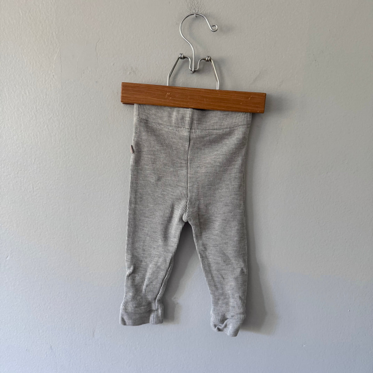 Goumi / Light grey waffle pants / 6-12M