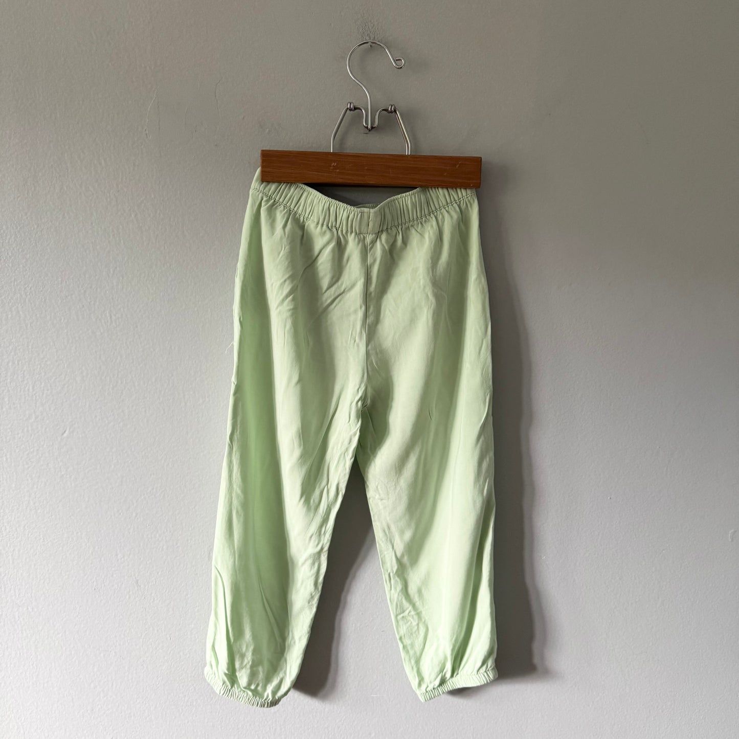 H&M / Light green viscose pants / 3-4Y