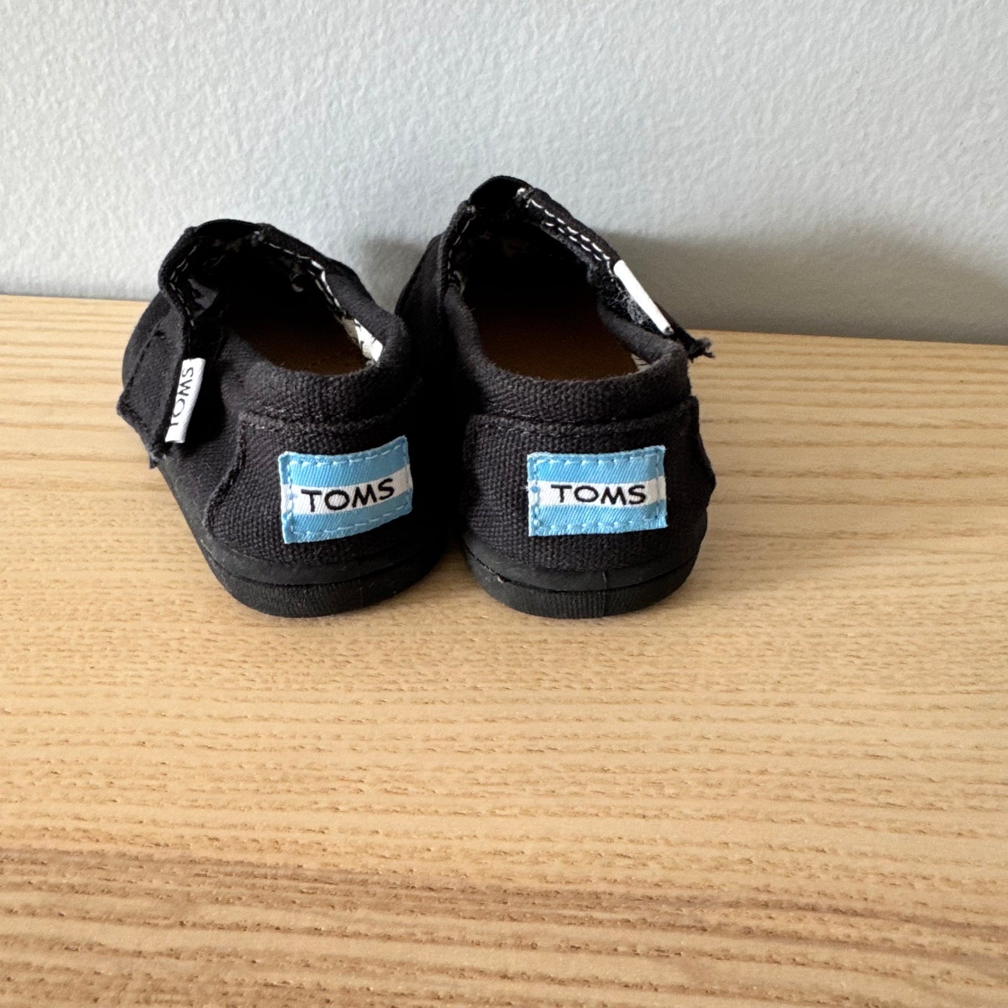 Toms / Shoes / US3