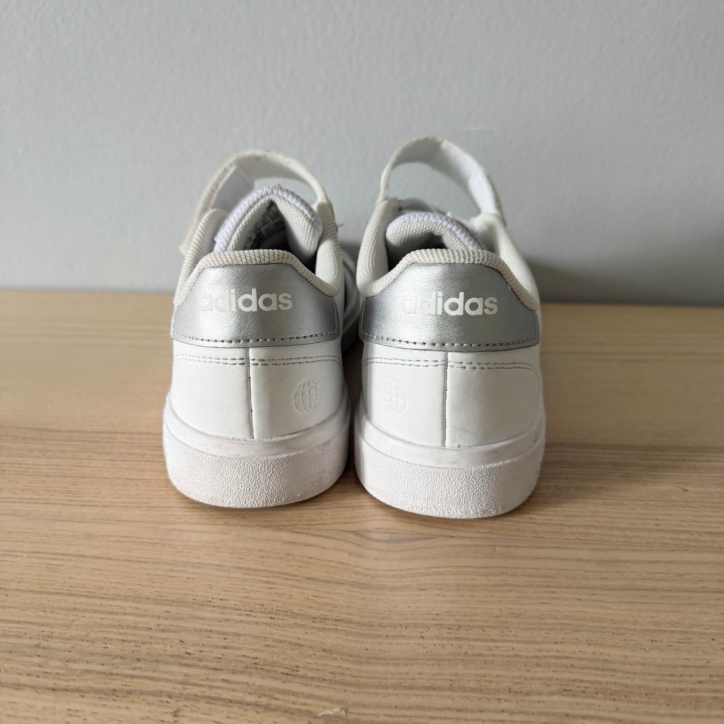 Adidas / Sneaker / J1.5