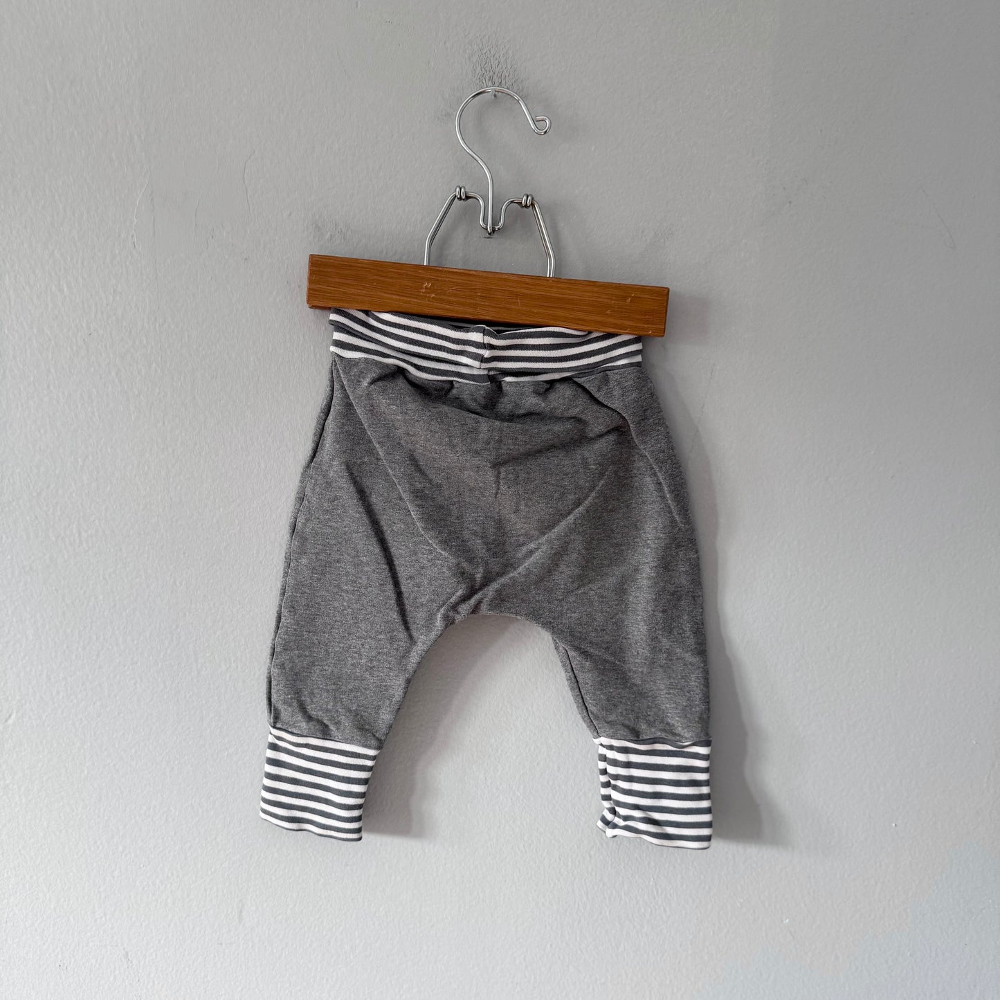 Pure Colour Baby / Grey harem pants / 3-12M