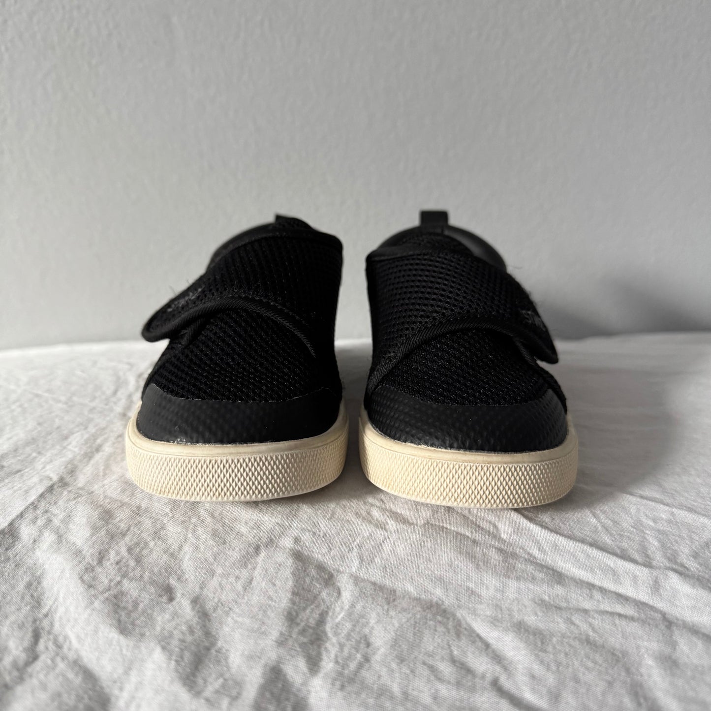 Stonz / Running Shoes / US6