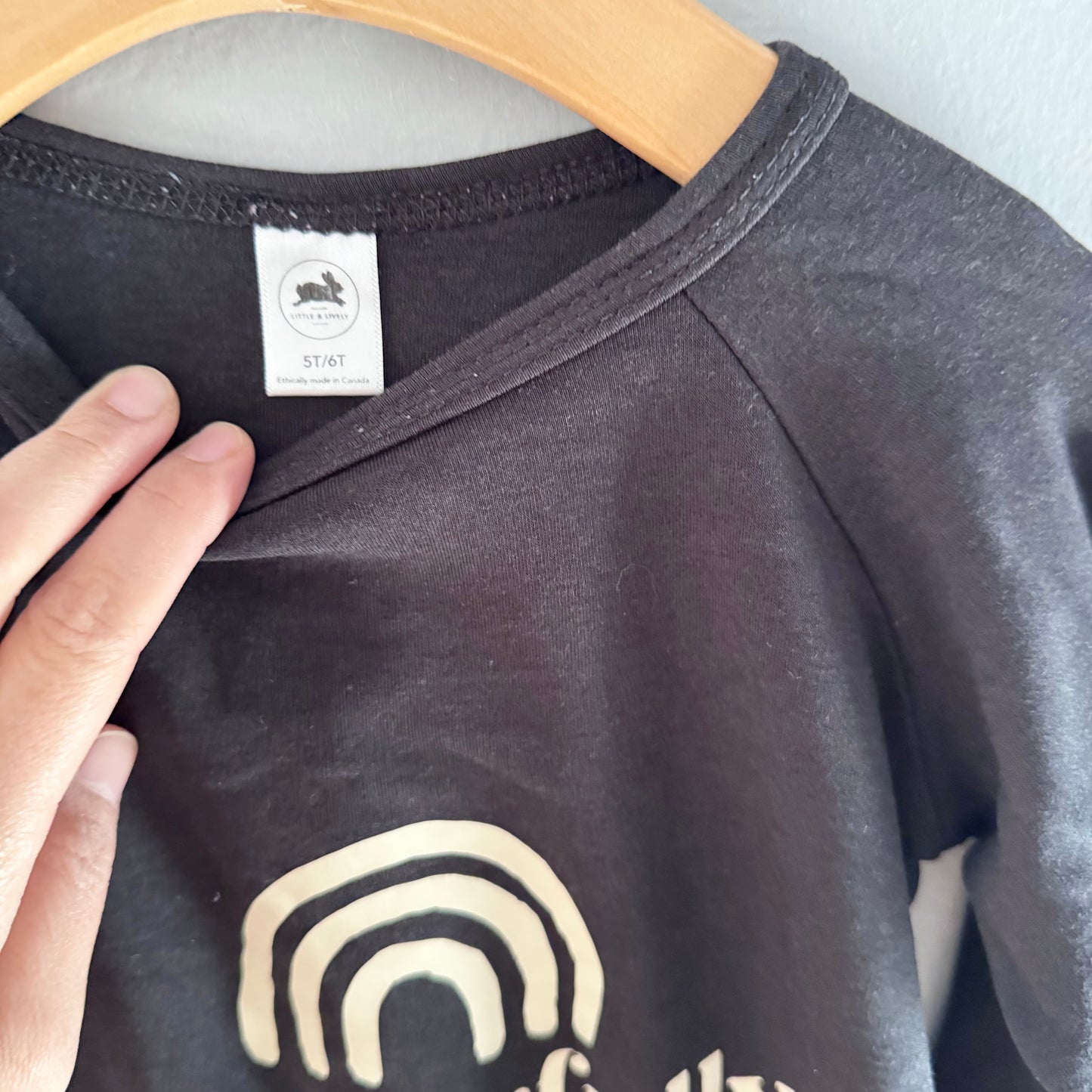 Little & Lively	/ Black long sleeve / 5-6T