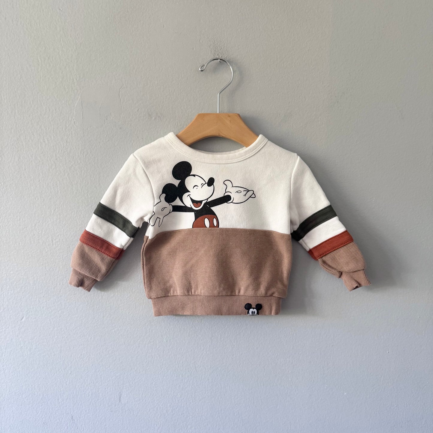 Disney / Mickey sweatshirt / 6M