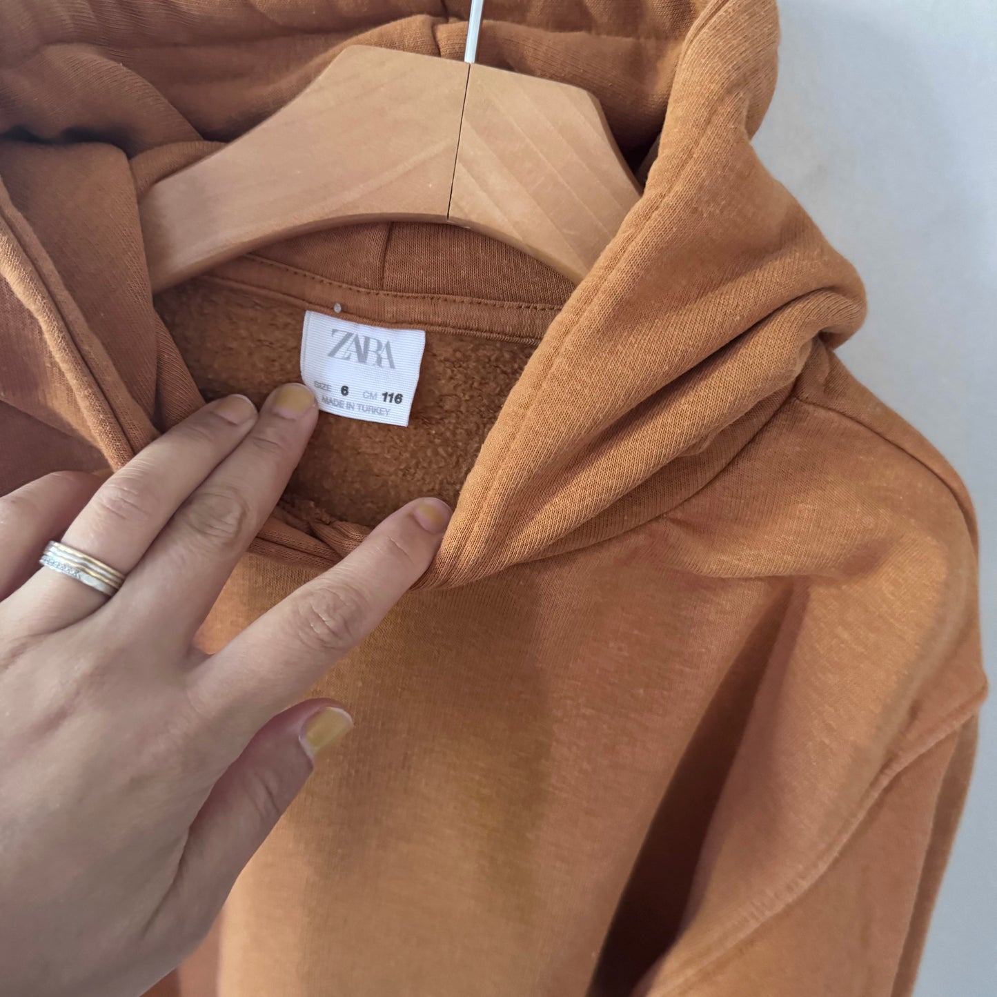 Zara / Brown hoodie / 6Y