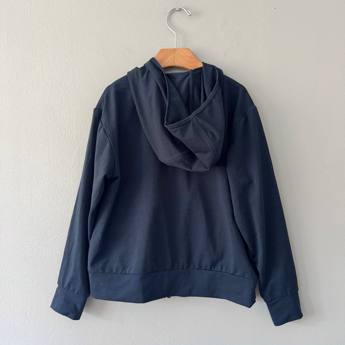 Uniqlo / Cool and Dry zip up hoodie / 7-8Y