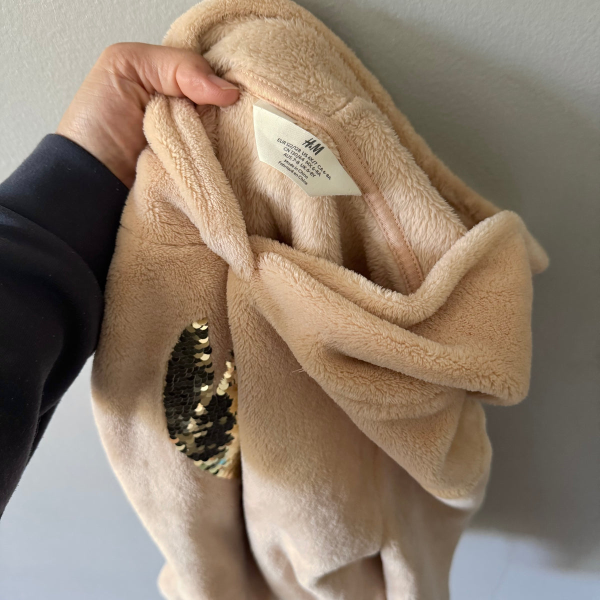 H&M / Beige sherpa x bunny hoodie / 6-8Y