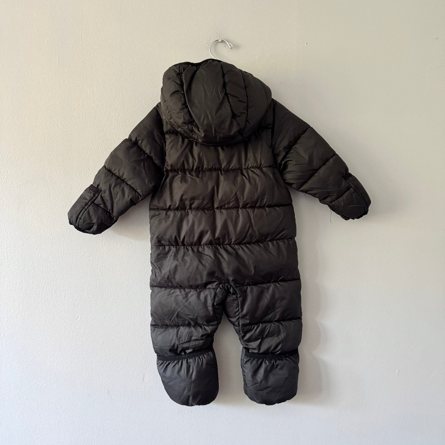 Miles the label / Black snow suit / 12M