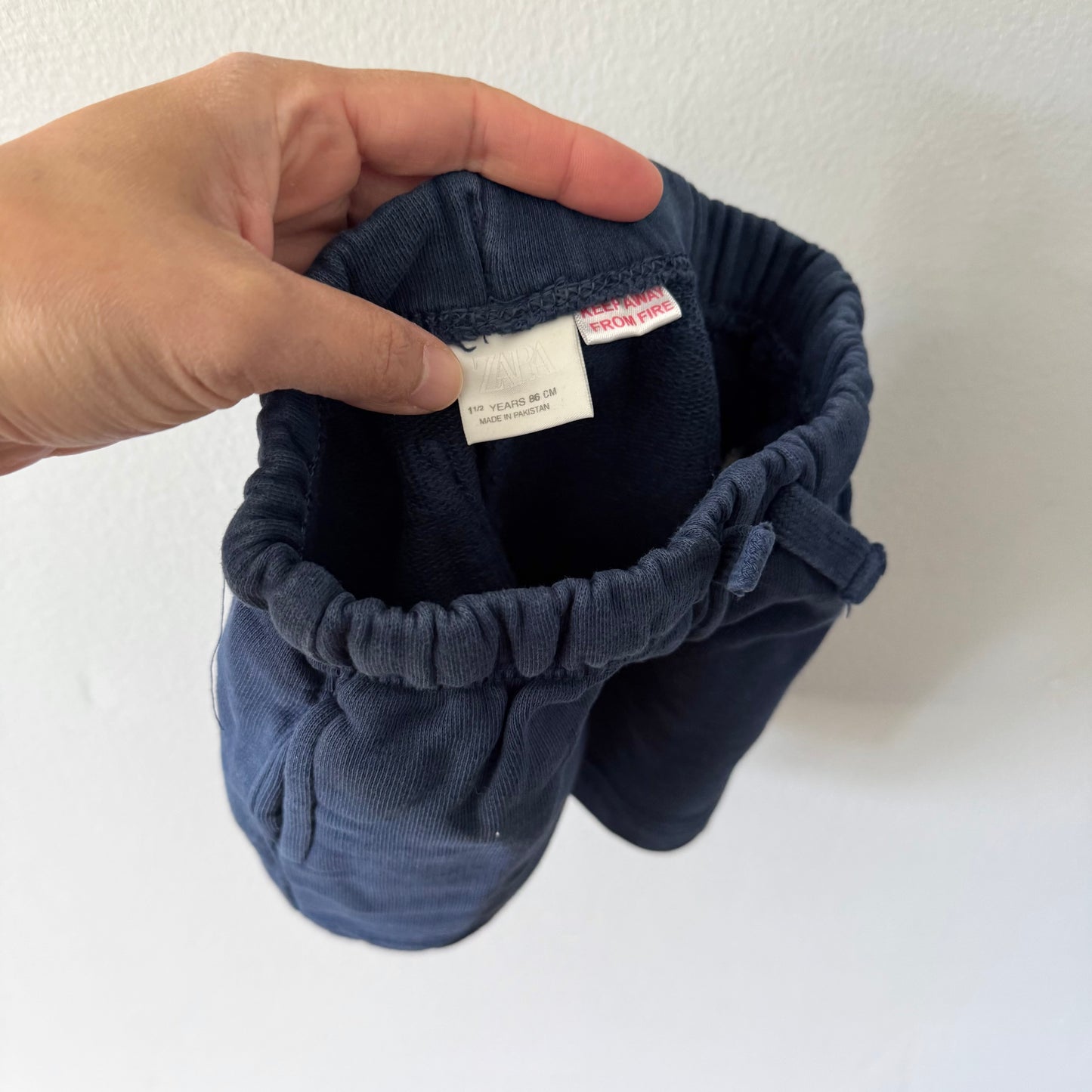Zara / Navy crew short pants / 18M