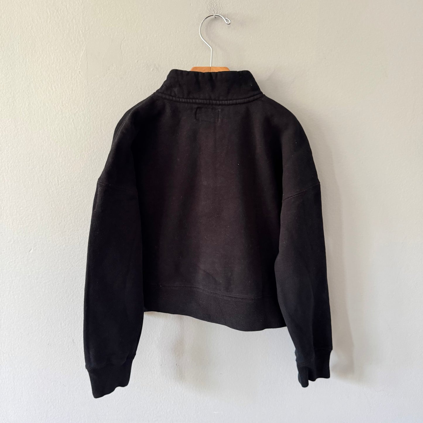 Roots / Black half zip sweatshirt / 7-8Y