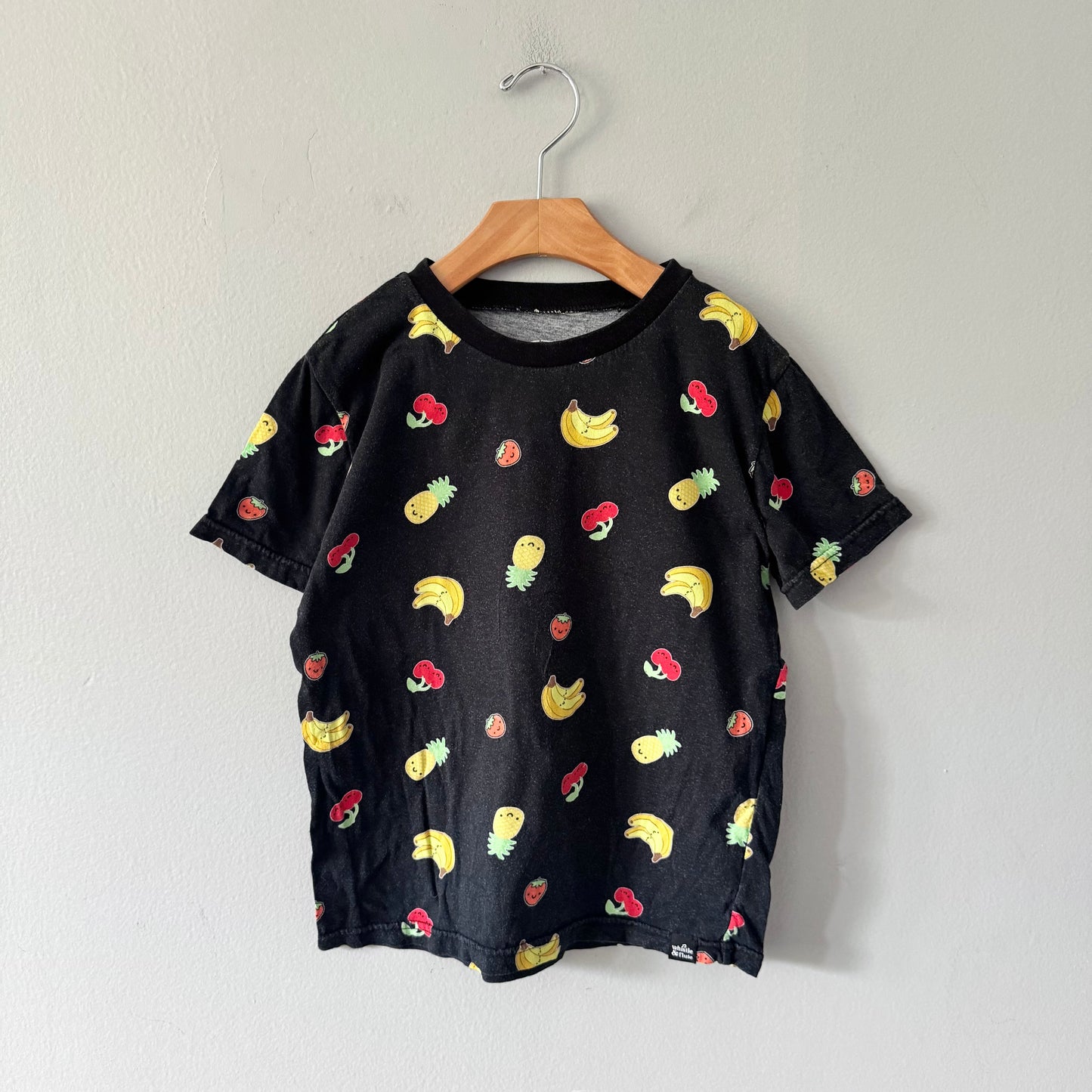 Whistle & Flute / Black x fruits T-shirt / 7-8Y