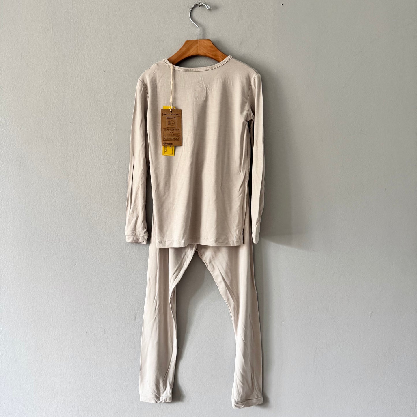 Kyte / Beige long sleeve pajama set / 6T - New with tag