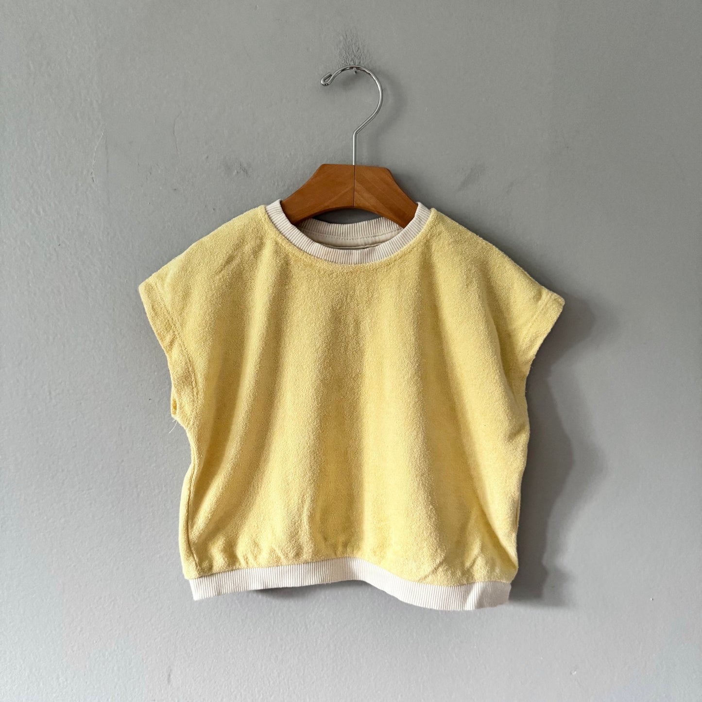 Zara / Light yellow pile shirts / 3Y