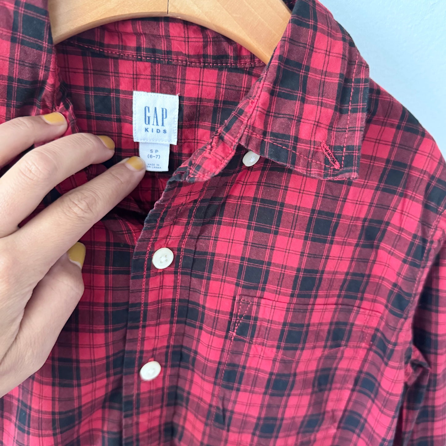 Gap / Red x black cotton shirt / 6-7Y