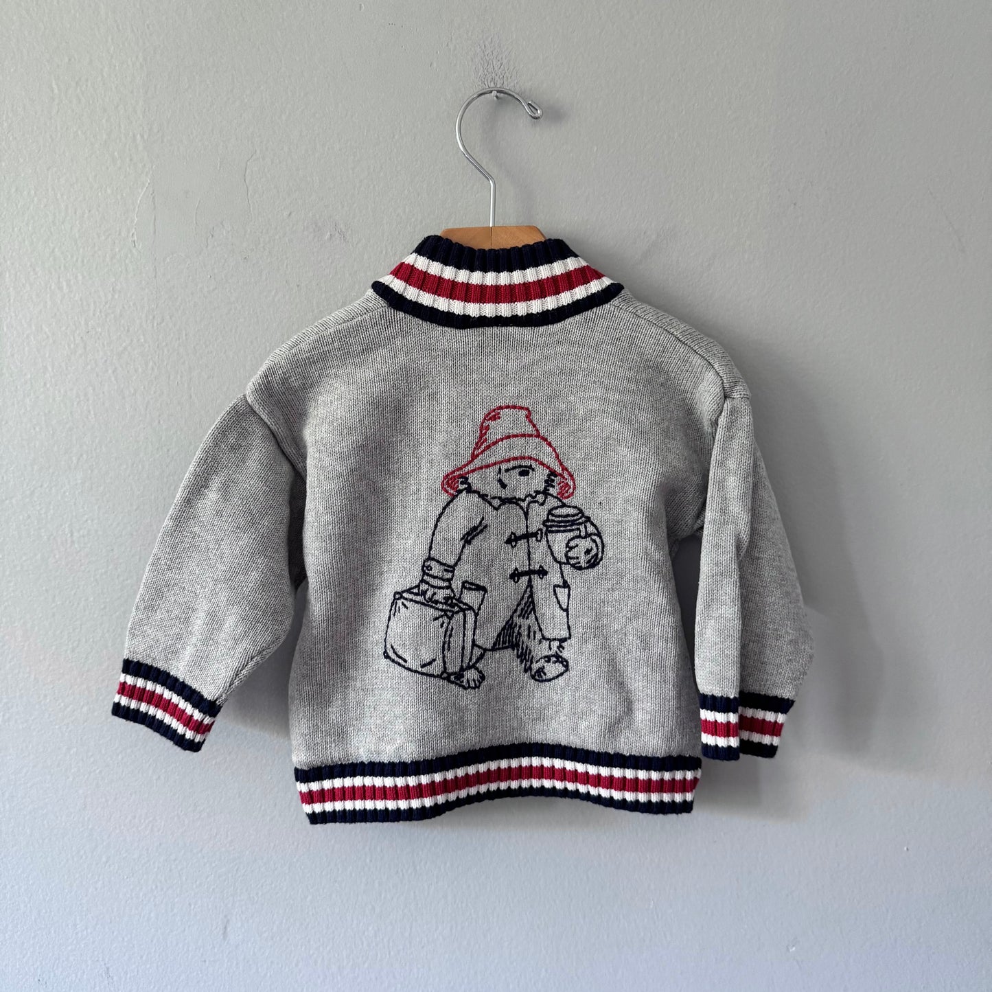 Gap x Paddington / Light grey knit cardigan / 12-18M