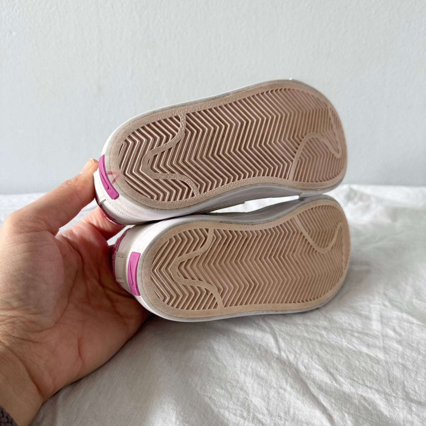 Nike / Running Shoes / US9