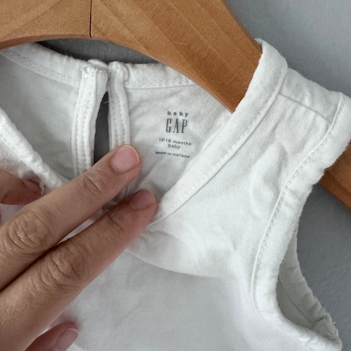 Gap / Barboteuse œillets blancs / 12-18M