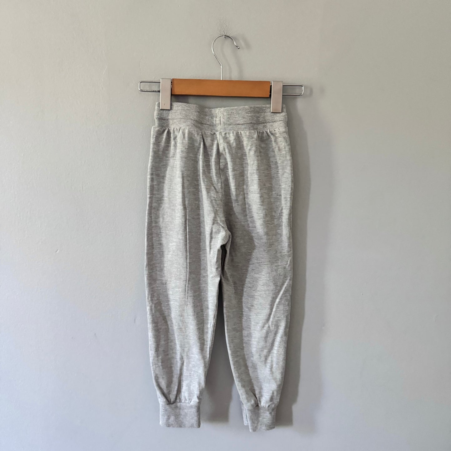 H&M / Light grey cotton pants / 6-7Y