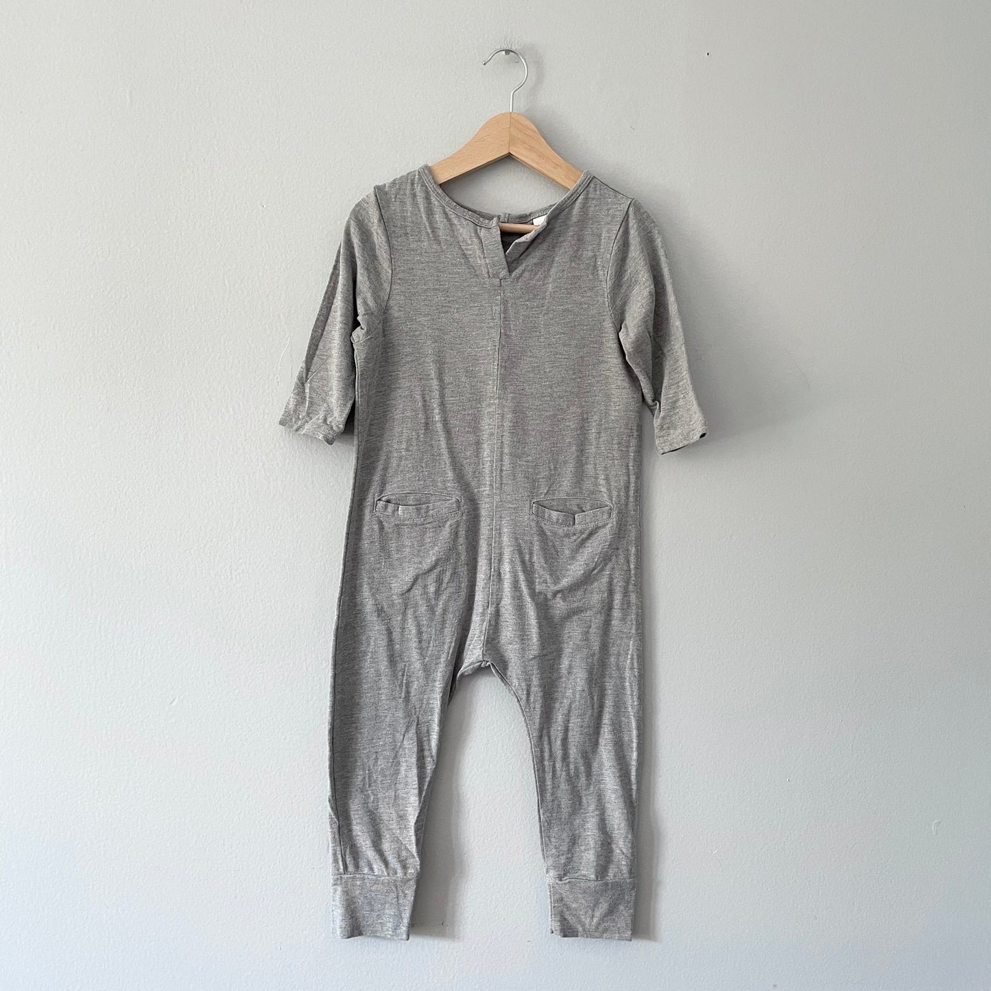 Smash + Tess / Light grey long sleeve romper / 2Y