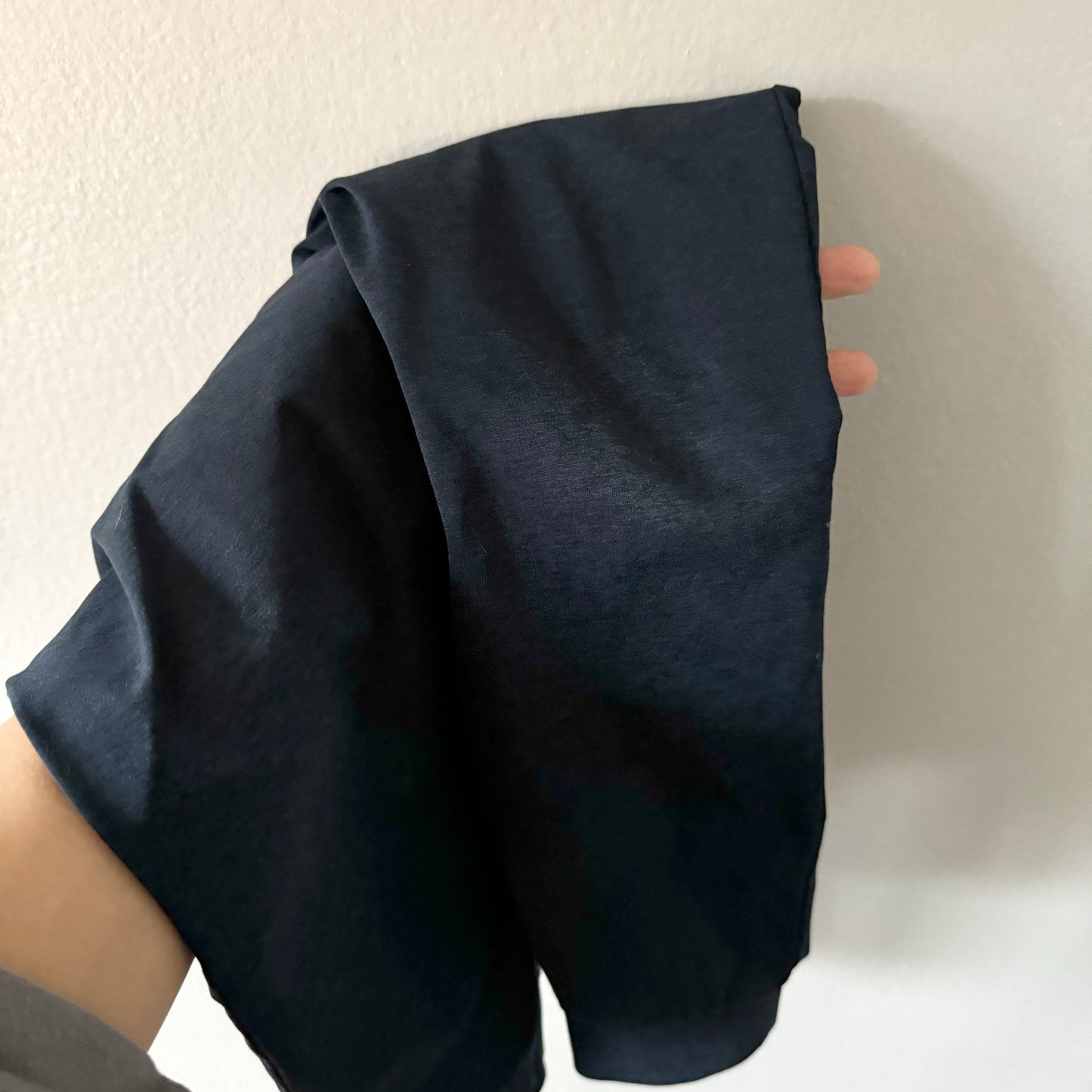 Uniqlo / Navy active pants / 3-4Y