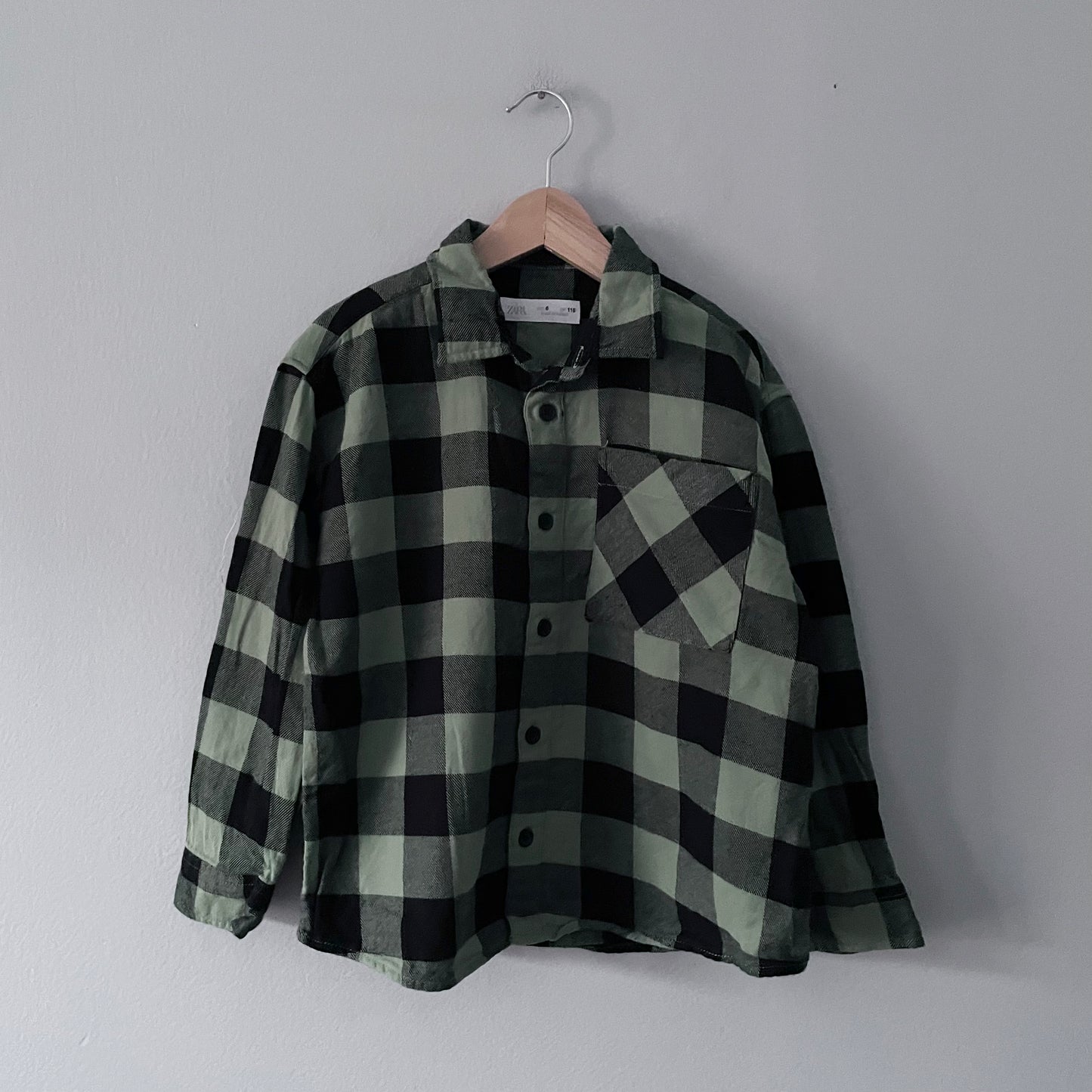 Zara / Green x black plaid shirt / 6Y
